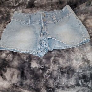 No Boundaries Size 13 Shorts